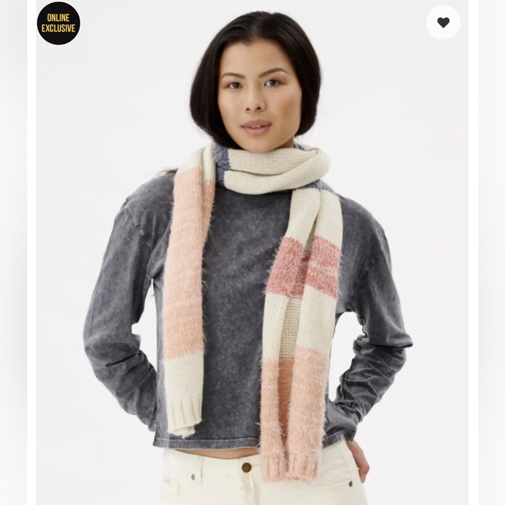 NWT Rip Curl Treehouse Oversized Scarf